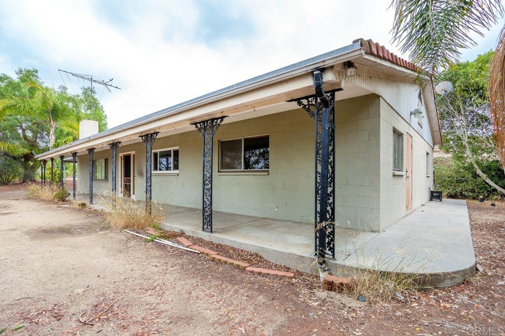 Property Photo: 733 51 Virginia Place CA 92078