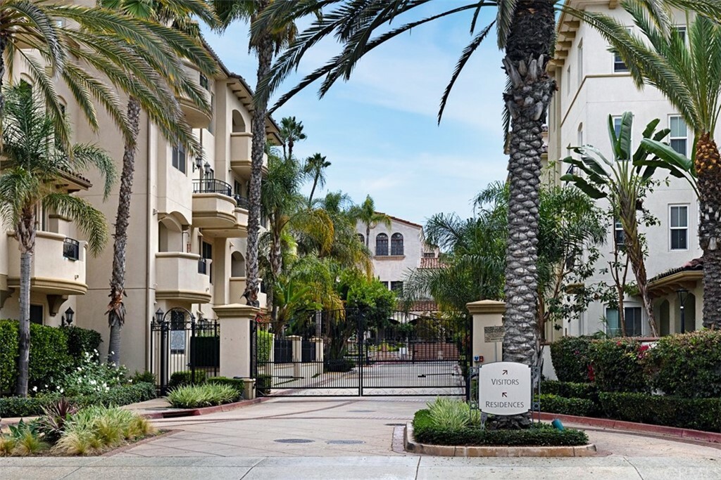 Property Photo: 401 Bernard Street 201 CA 92627