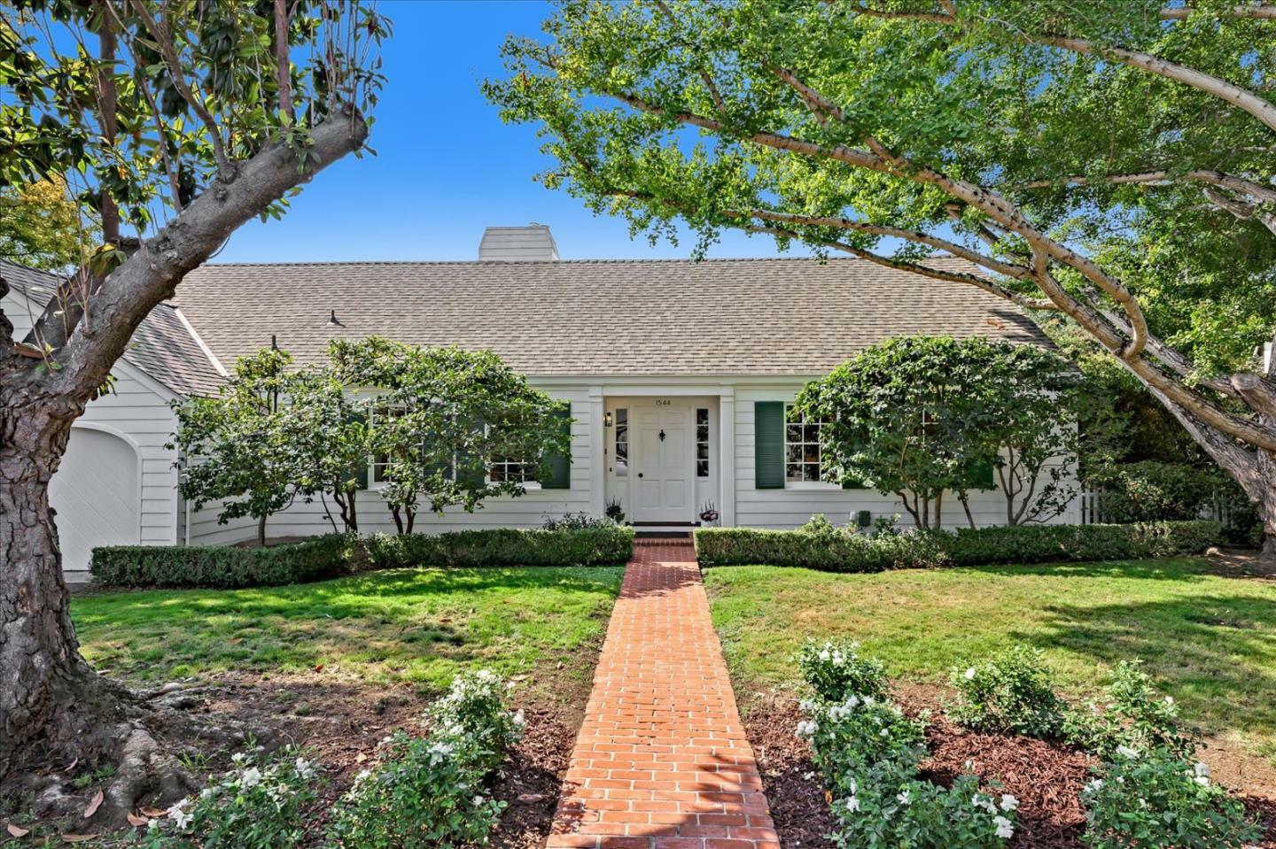 Property Photo: 1544 Dana Avenue CA 94303