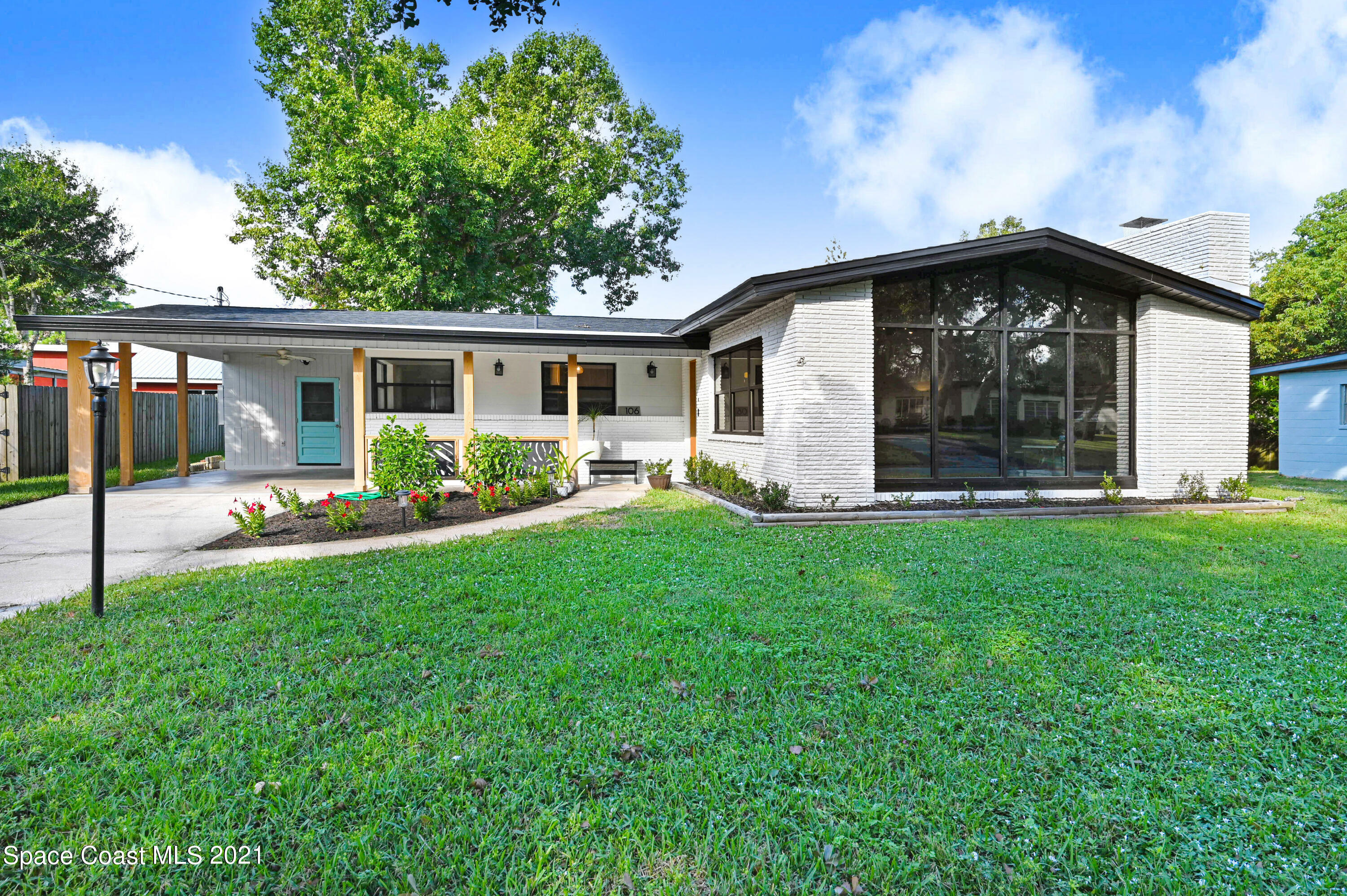 Property Photo:  106 S Hilltop Drive  FL 32796 