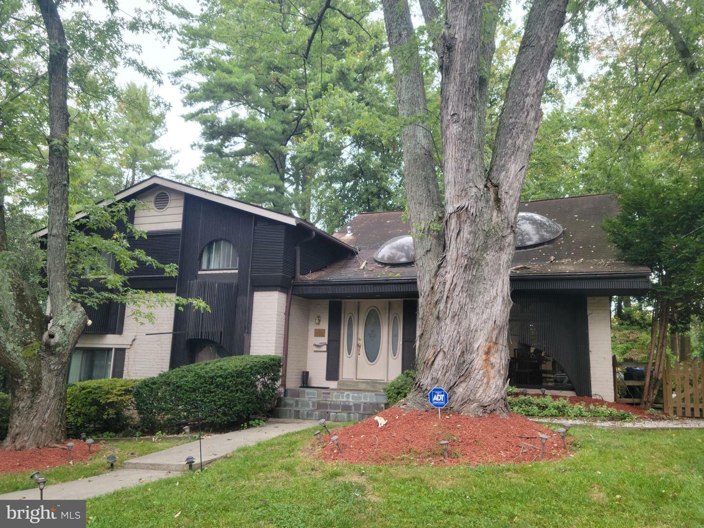 Property Photo:  9817 Inglemere Drive  MD 20817 