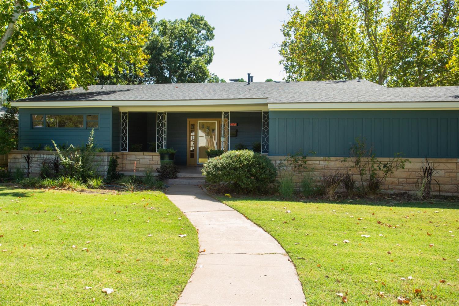 Property Photo:  2517 32nd Street  TX 79410 