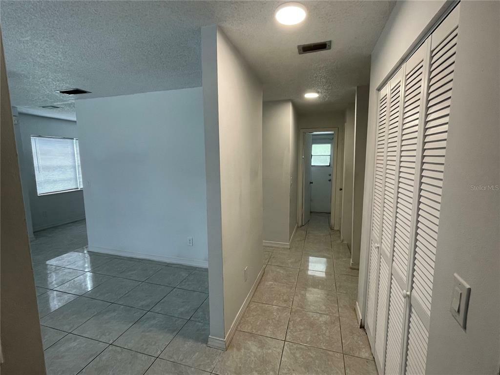 Property Photo:  415 S Hawthorn Circle  FL 32708 