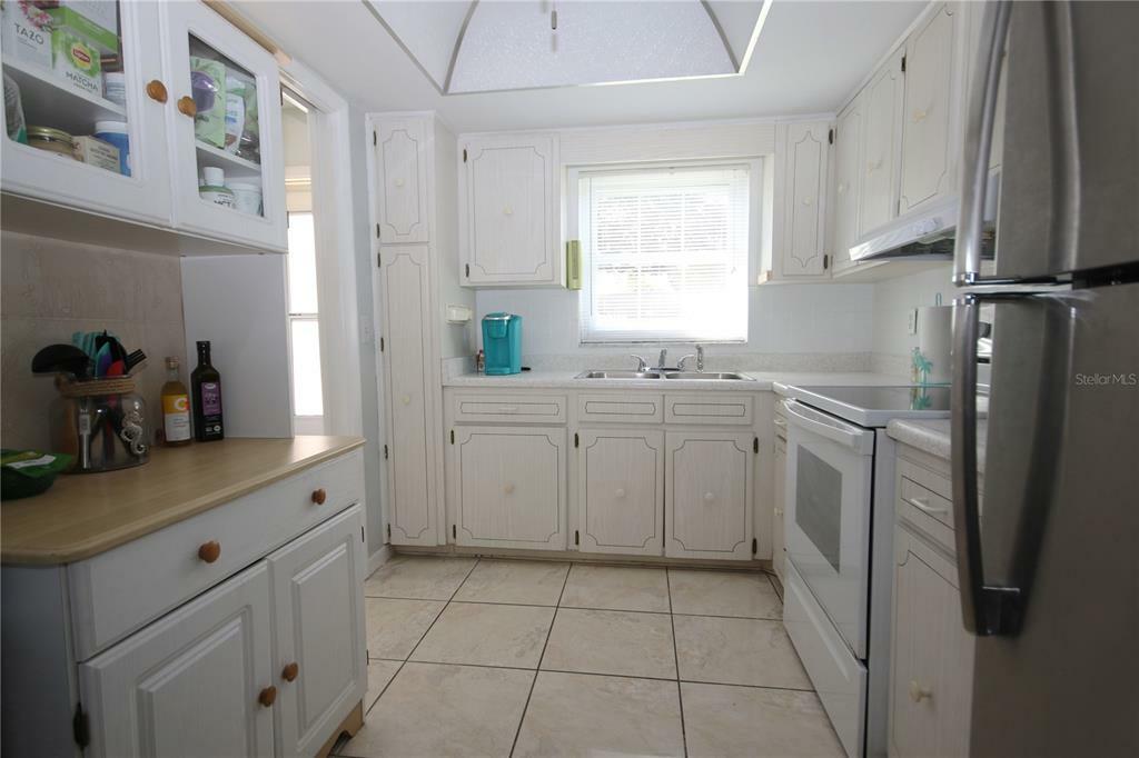 Property Photo:  1672 S Lake Avenue 5  FL 33756 