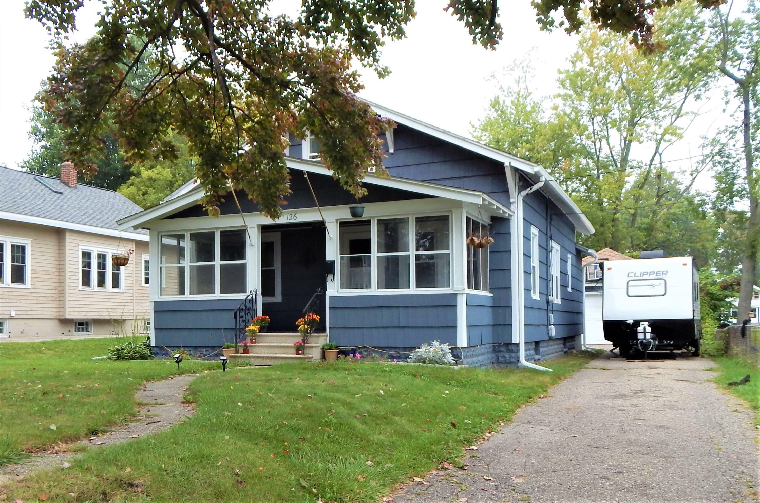 Property Photo:  126 Wentworth Avenue  MI 49015 