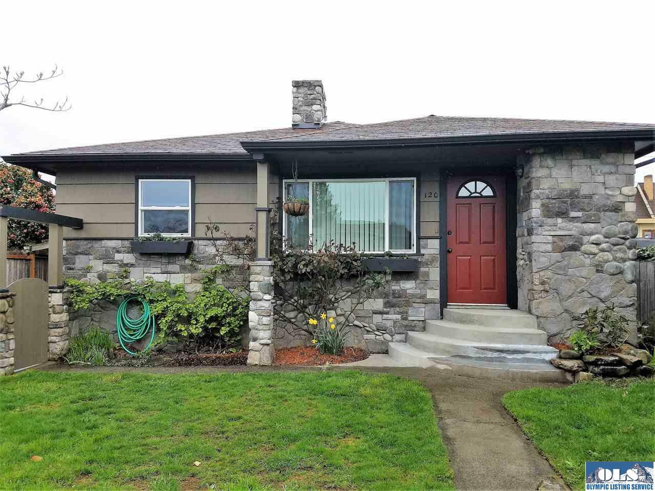 Property Photo: 120 W 7th WA 98362