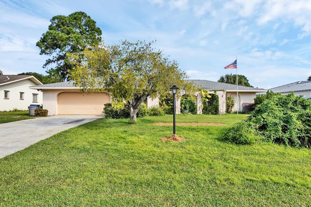 Property Photo: 1119 Magellan Drive FL 34243