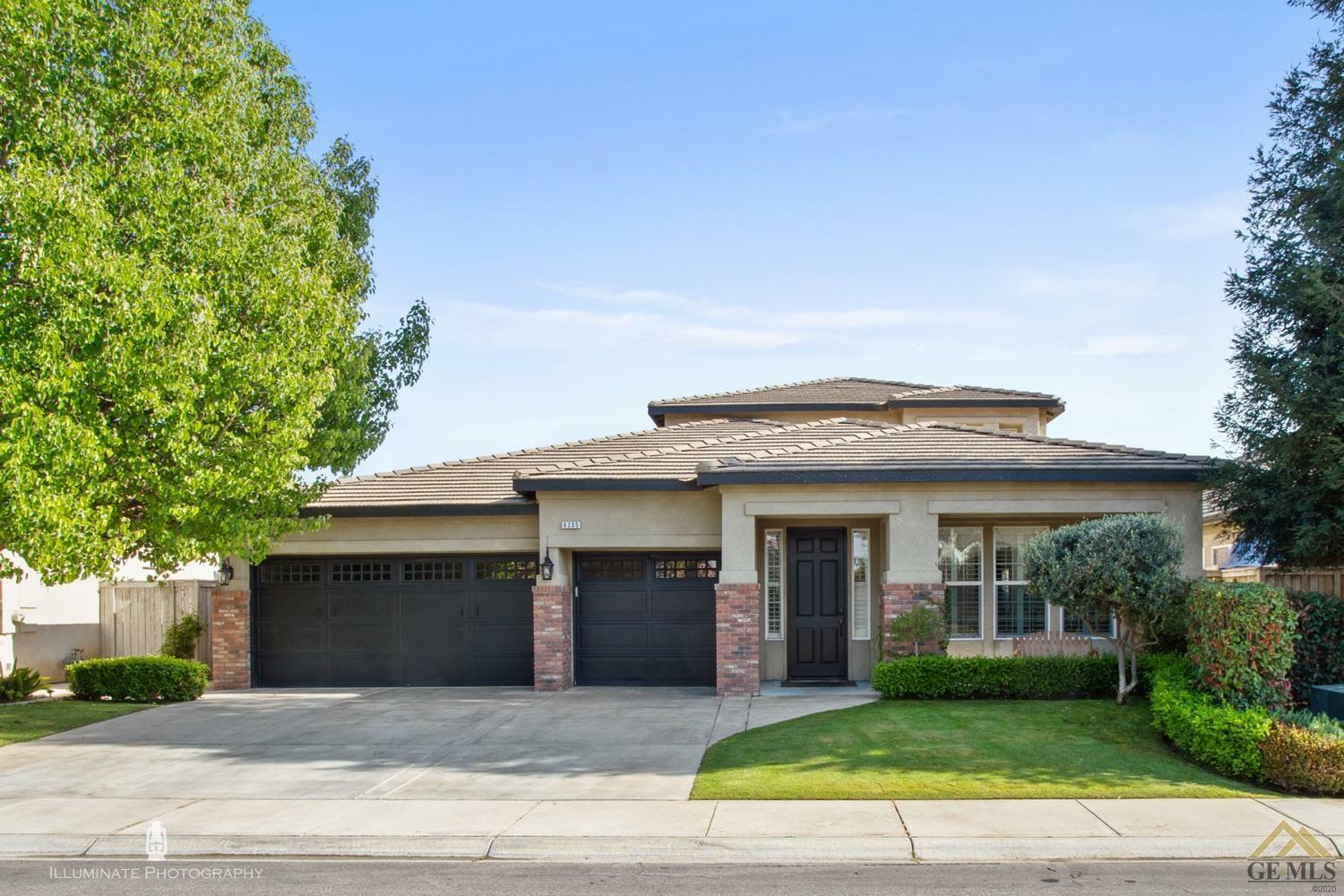 Property Photo:  9305 Via Parma  CA 93312 