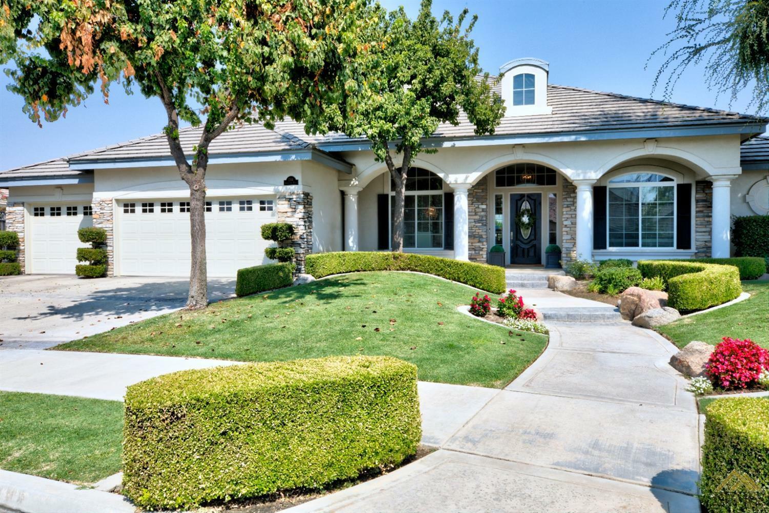 Property Photo:  1314 Broxbourne Drive  CA 93312 