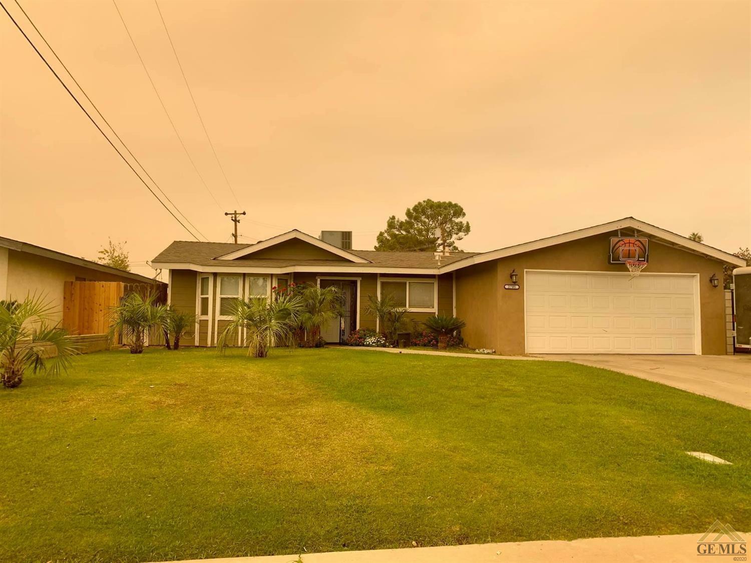 Property Photo:  2705 Colleen Street  CA 93309 