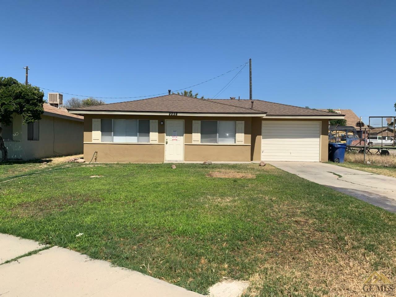 Property Photo:  2228 Thomas Way  CA 93215 