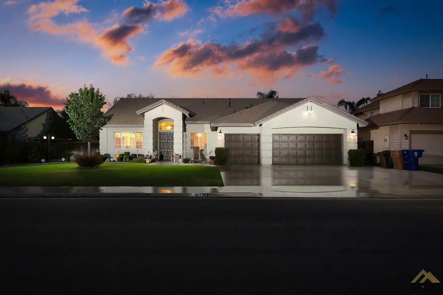 Property Photo:  10710 Beaver Creek Drive  CA 93312 