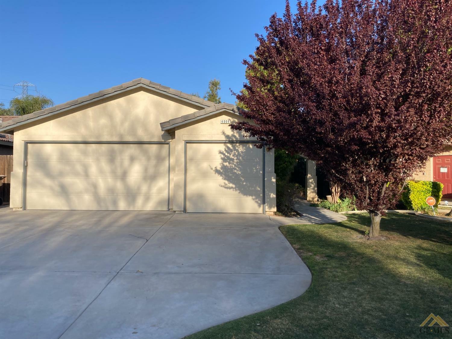 Property Photo:  4008 Viverone Lane  CA 93308 