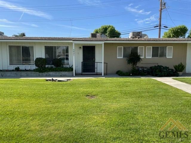 Property Photo:  5921 Sundale Avenue  CA 93309 