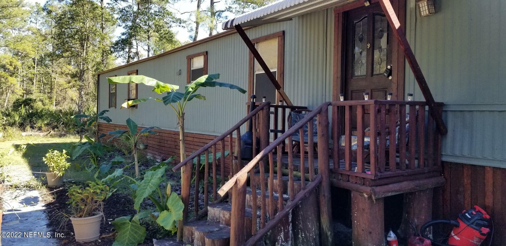 Property Photo: 709 Hickory Nut Trail FL 32189