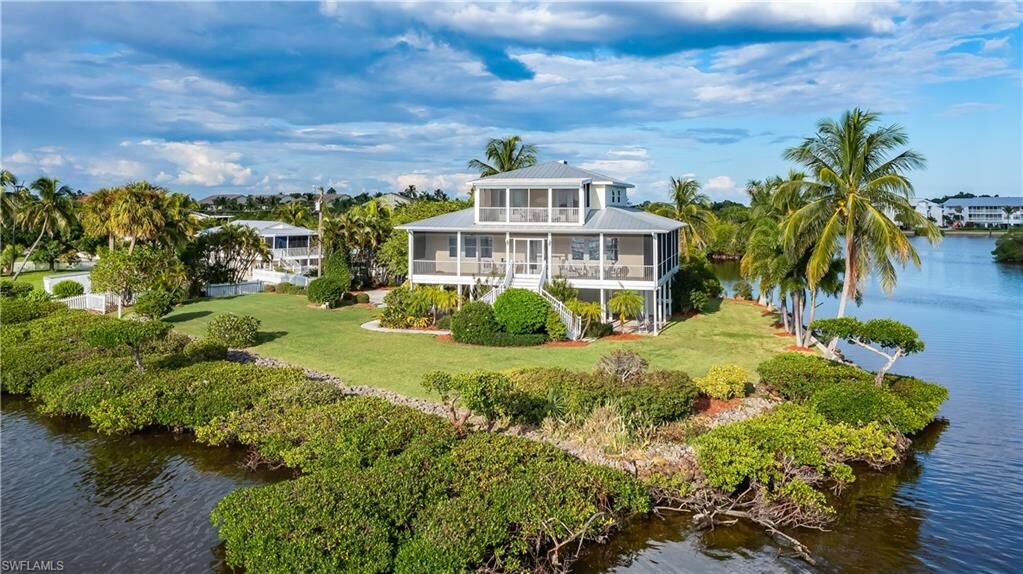 Property Photo: 8140 Moyer Ln FL 33922