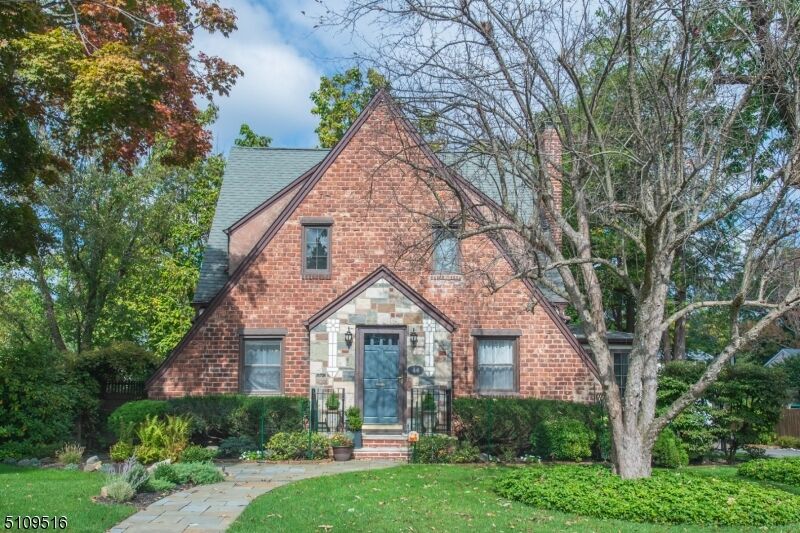 Property Photo: 44 E Reid Pl NJ 07044