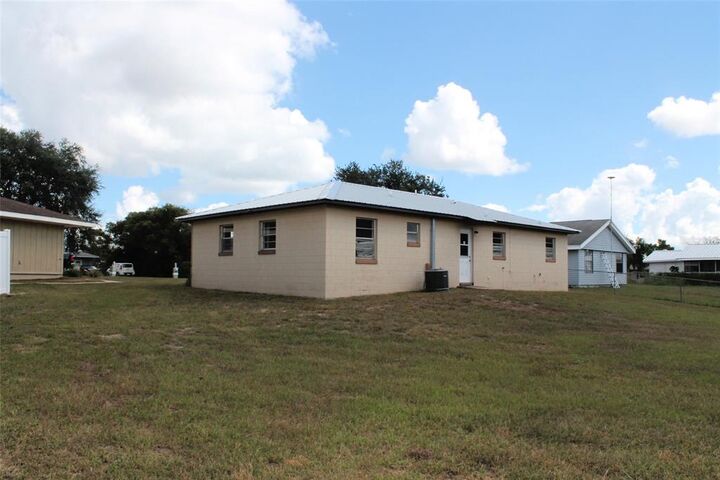Property Photo: 403 Webber Court FL 33827