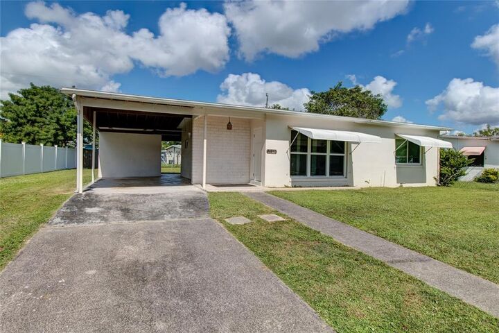 Property Photo:  21946 Buxton Avenue  FL 33952 