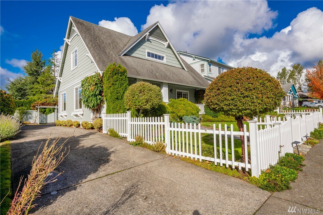 Property Photo: 2915 St Paul St WA 98226