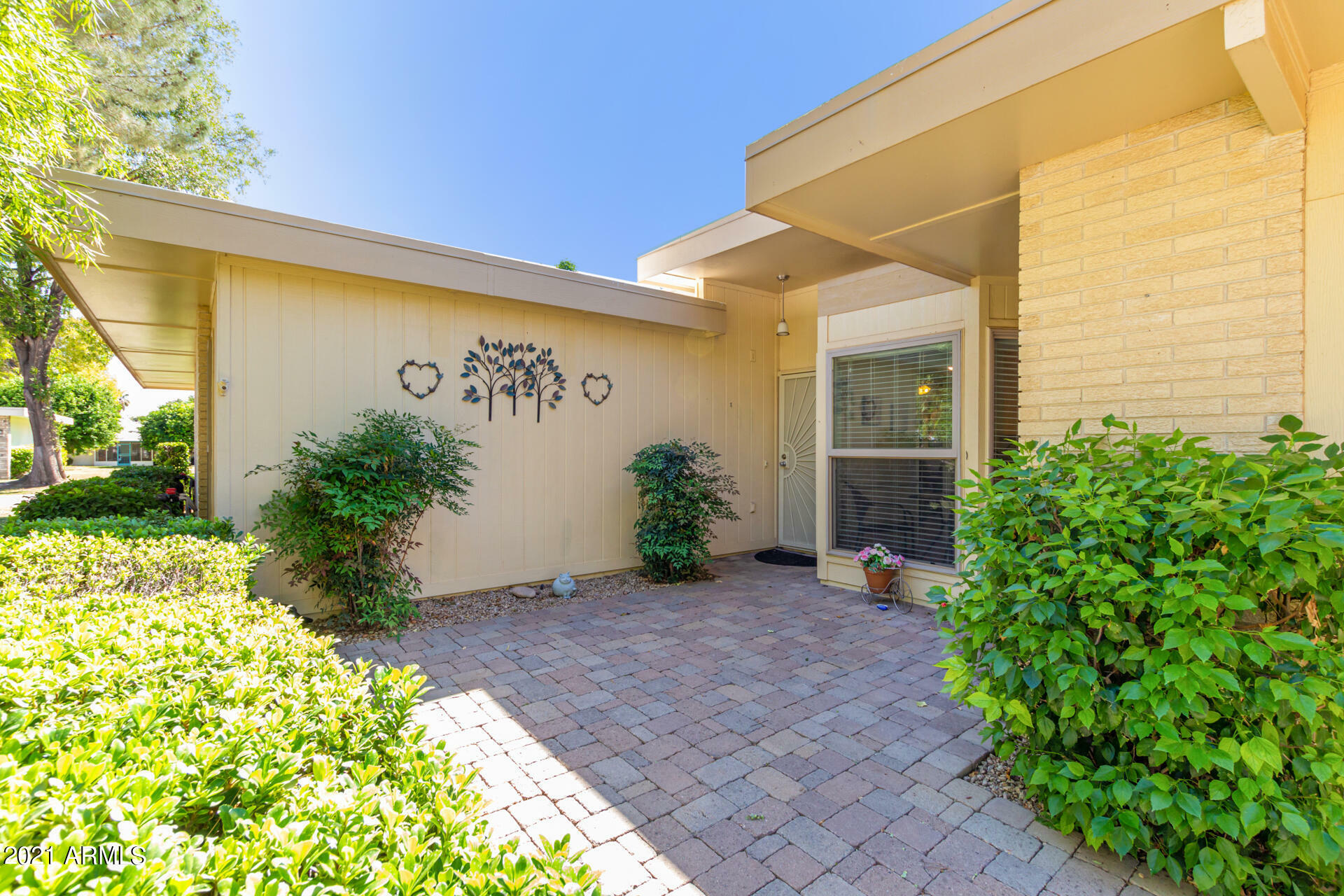 Property Photo: 10021 W Highwood Lane AZ 85373