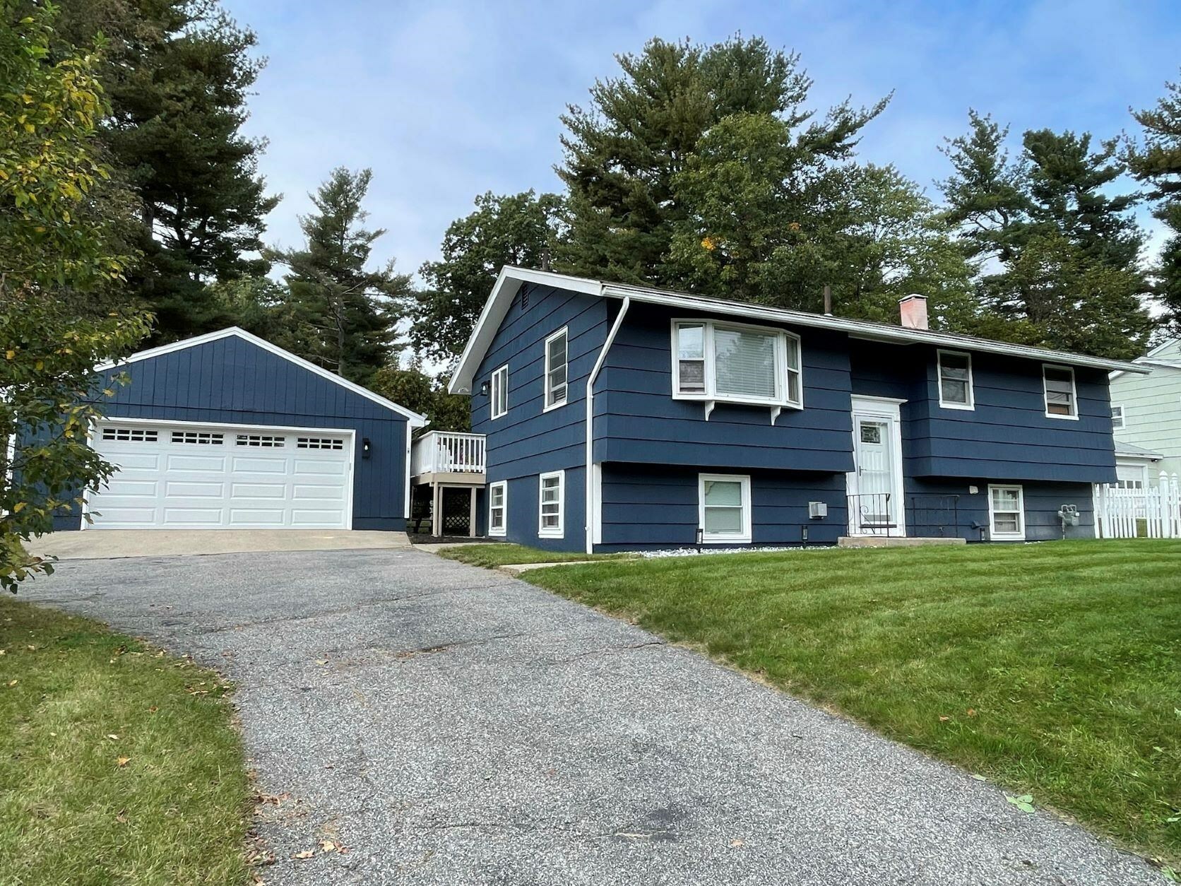 Property Photo:  16 Langholm Drive  NH 03062 