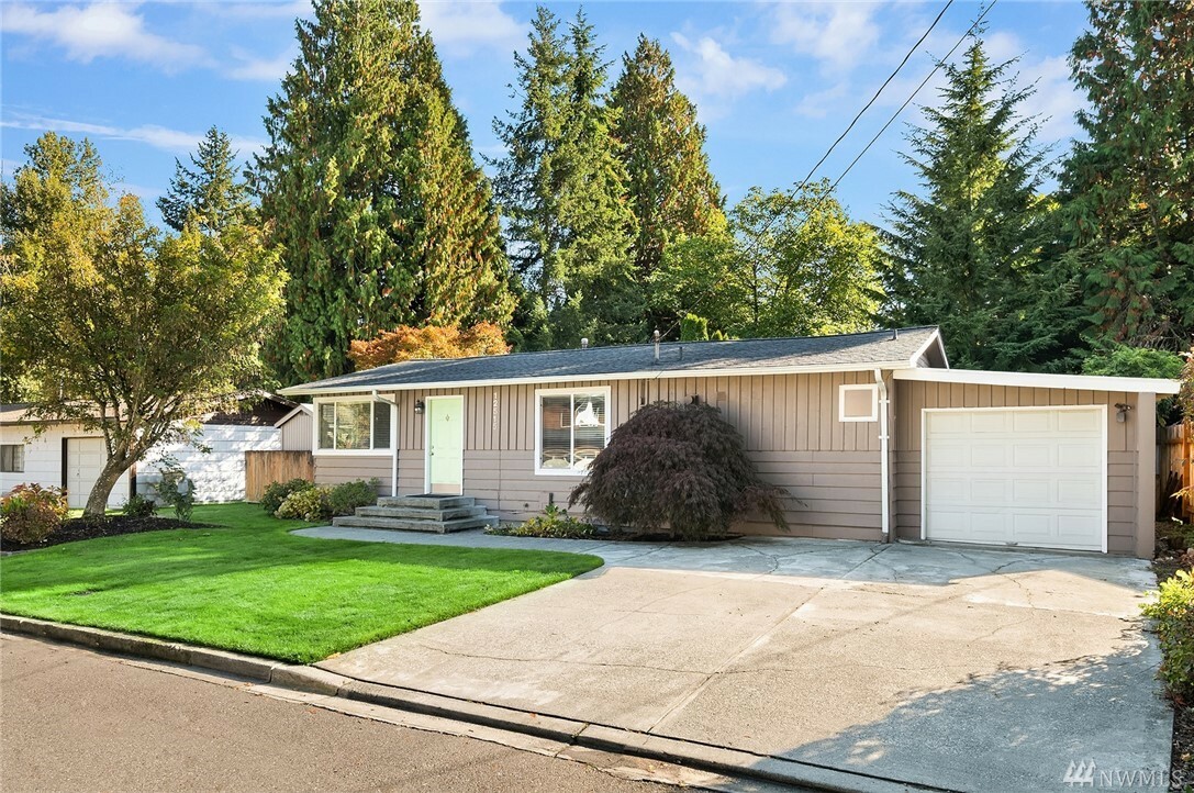 Property Photo:  12515 NE 91st St  WA 98033 