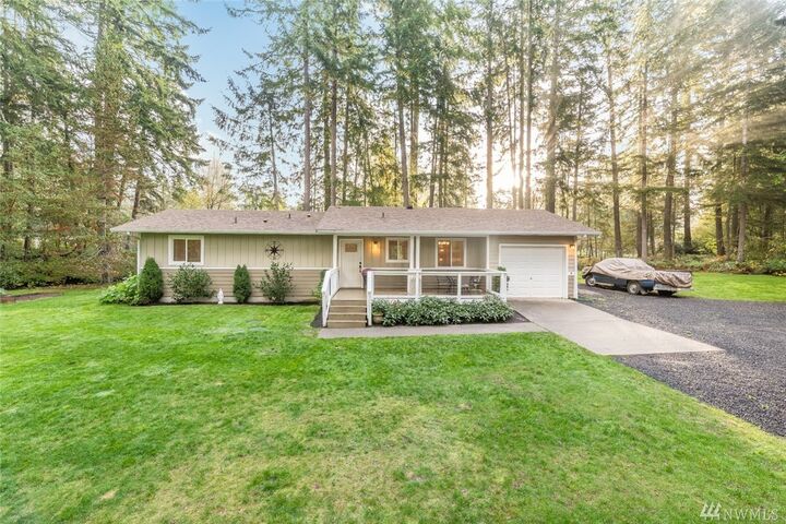 Property Photo:  3039 SW Daffodil St  WA 98367 