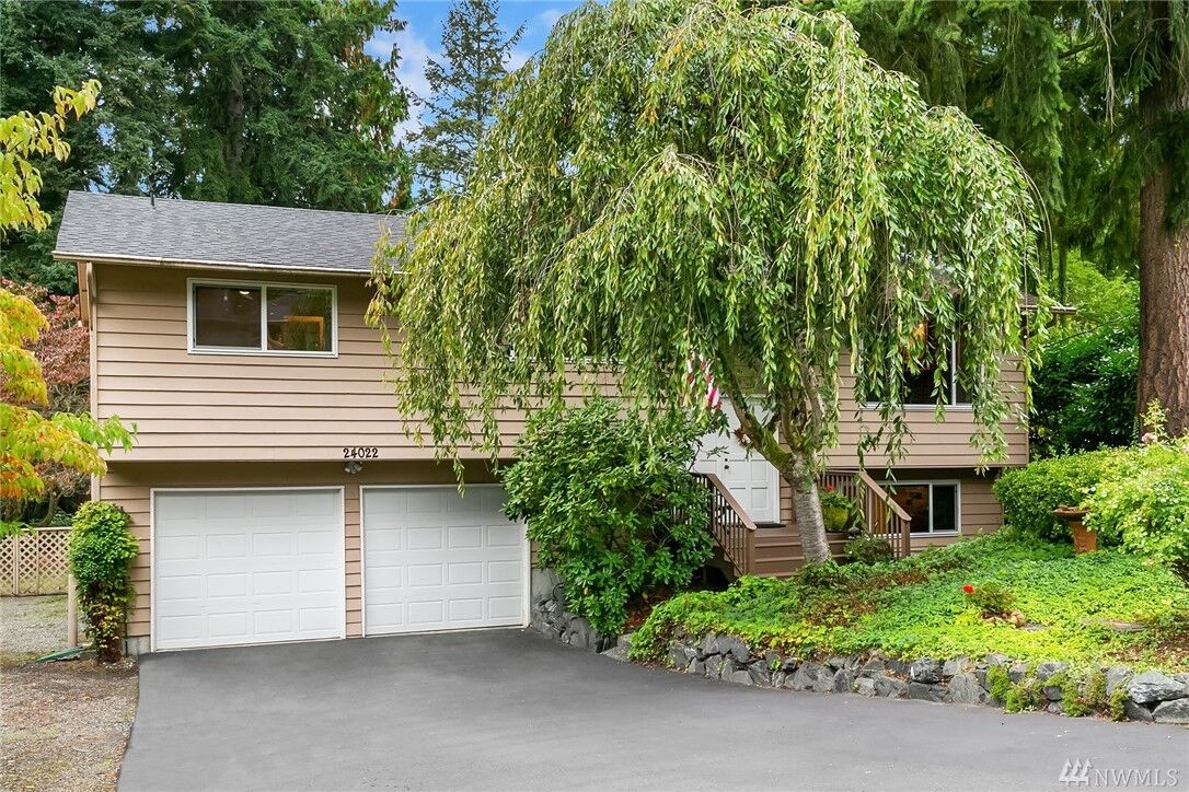 Property Photo:  24022 7th Ave W  WA 98021 