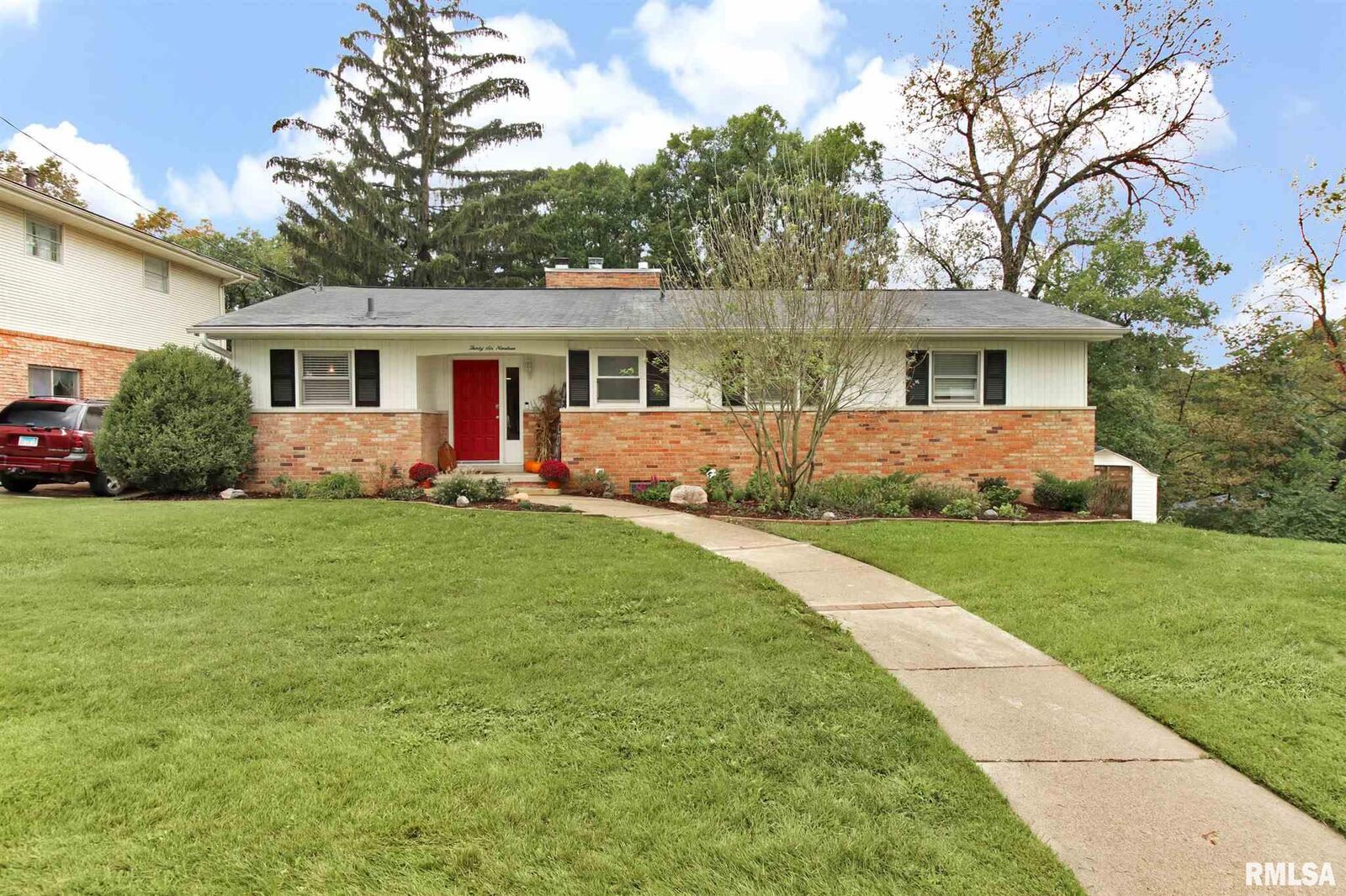 Property Photo:  3619 N Highridge  IL 61614 