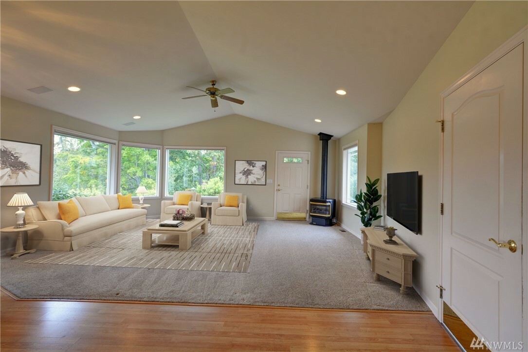 Property Photo:  1347 Beach Ave  WA 98270 