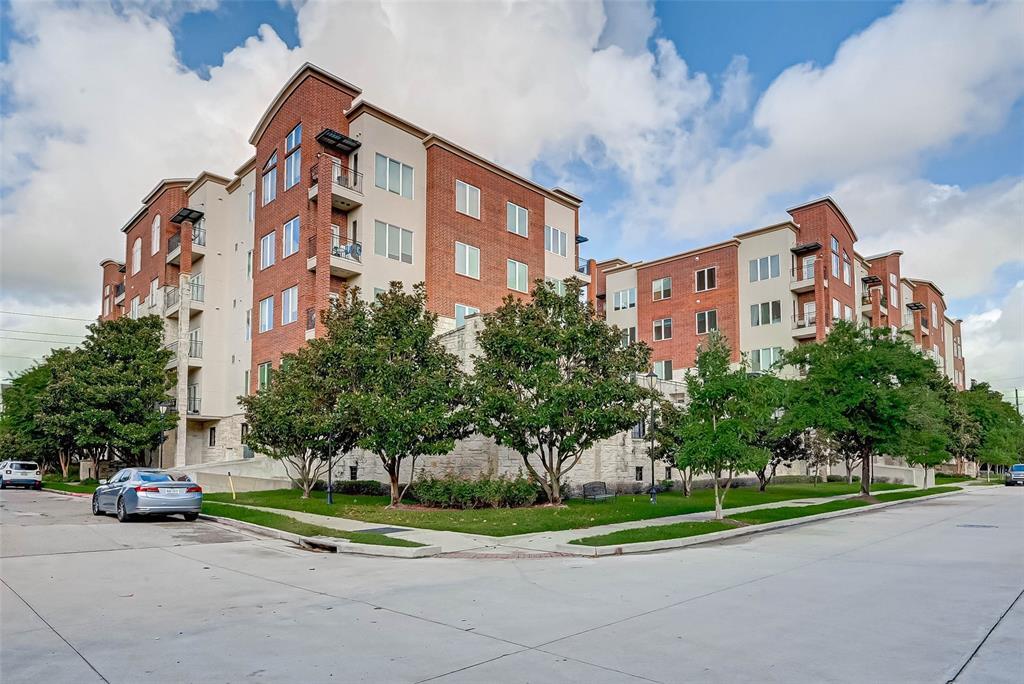 Property Photo: 1900 Genesee Street 403 TX 77006
