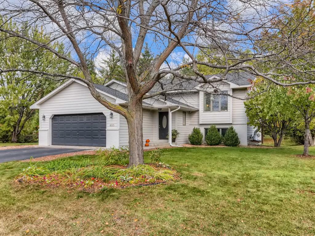 Property Photo:  600 Koehnen Circle  MN 55318 