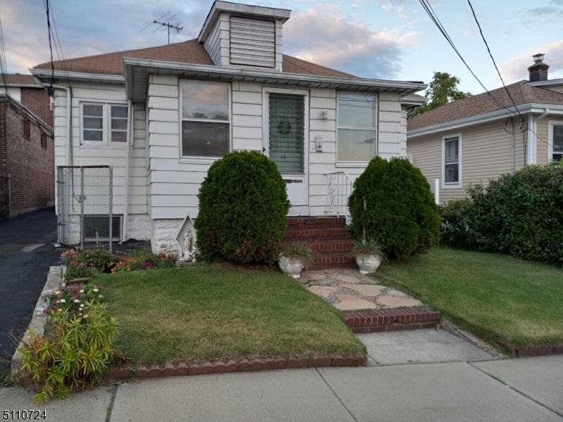 Property Photo:  10 E Overlook Ave  NJ 07109 