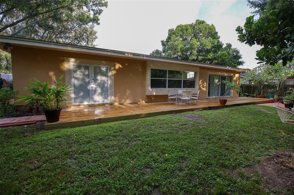 Property Photo: 5086 Myrtle Lane FL 33708