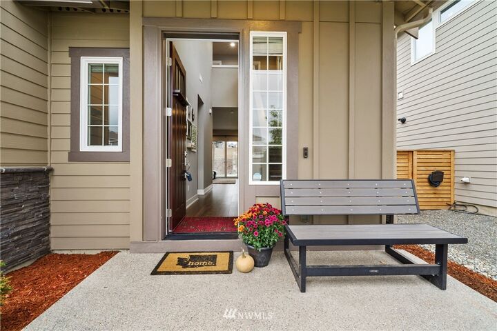 Property Photo: 14618 200th Avenue E WA 98391