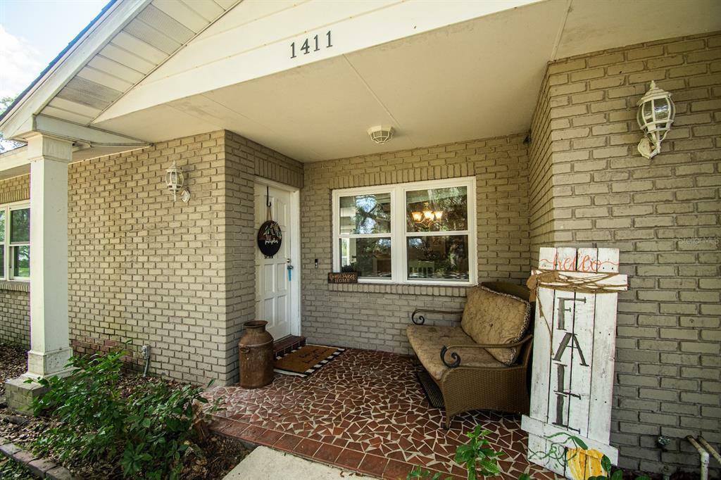 Property Photo:  1411 E Private Drive  FL 33813 