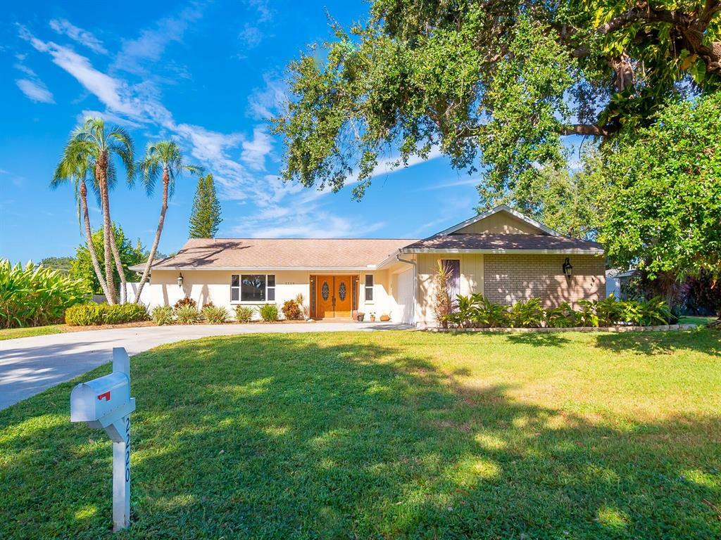 Property Photo:  2220 River Ridge Drive  FL 34239 