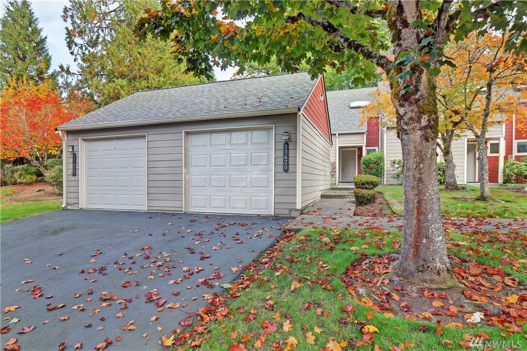 Property Photo: 11420 105th Ct NE WA 98033