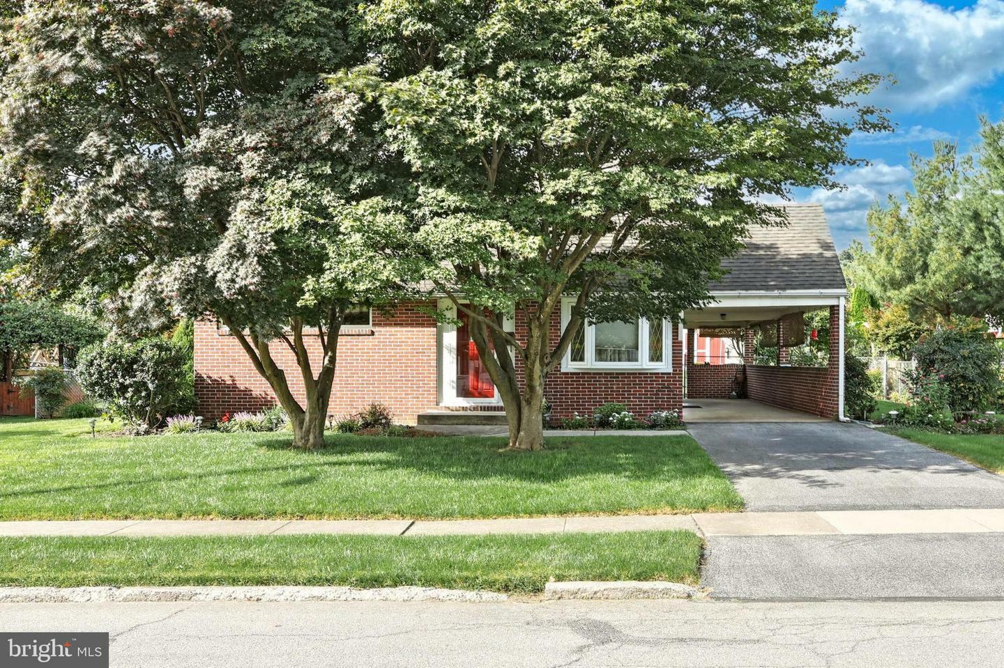 Property Photo: 126 Stony Brook Drive PA 17402