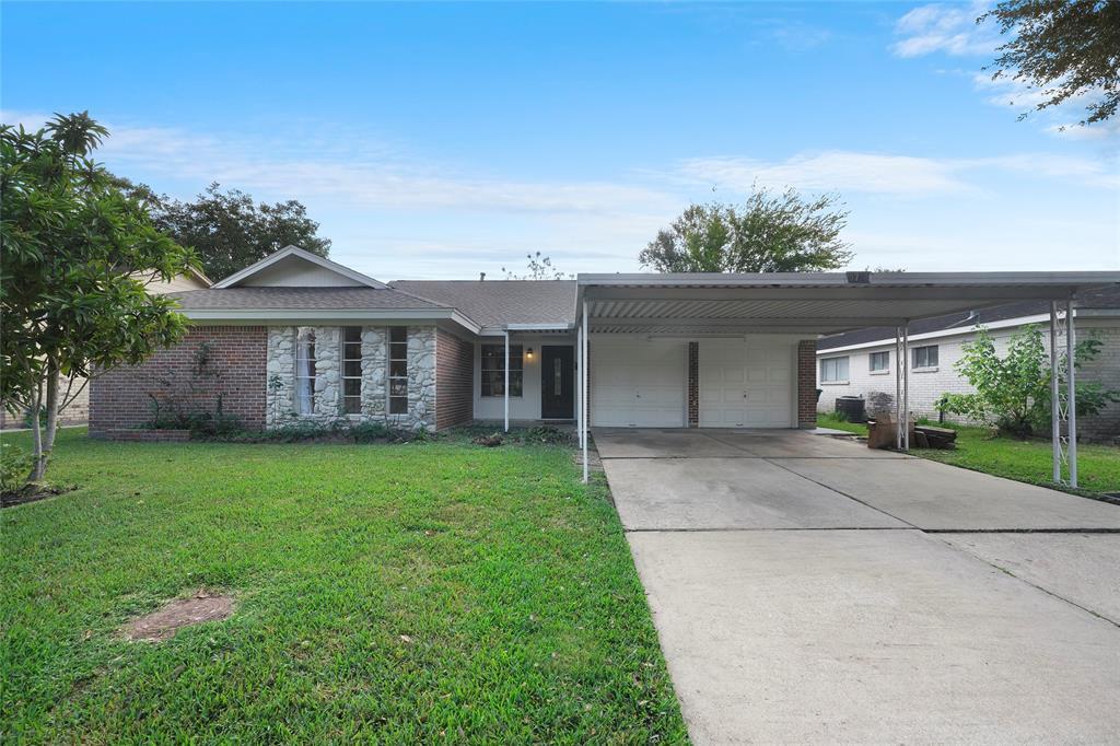 Property Photo: 9738 Grenadier Drive TX 77089