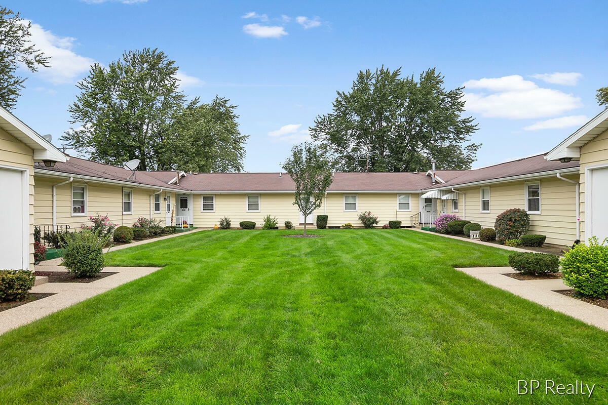 Property Photo:  905 Andover Court SE  MI 49508 