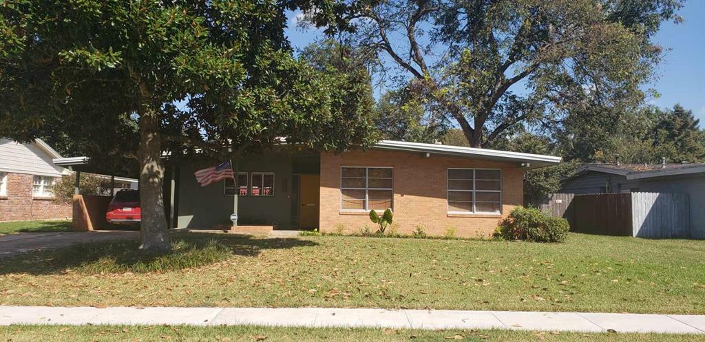 Property Photo:  858 Captain Shreve Drive  LA 71105 