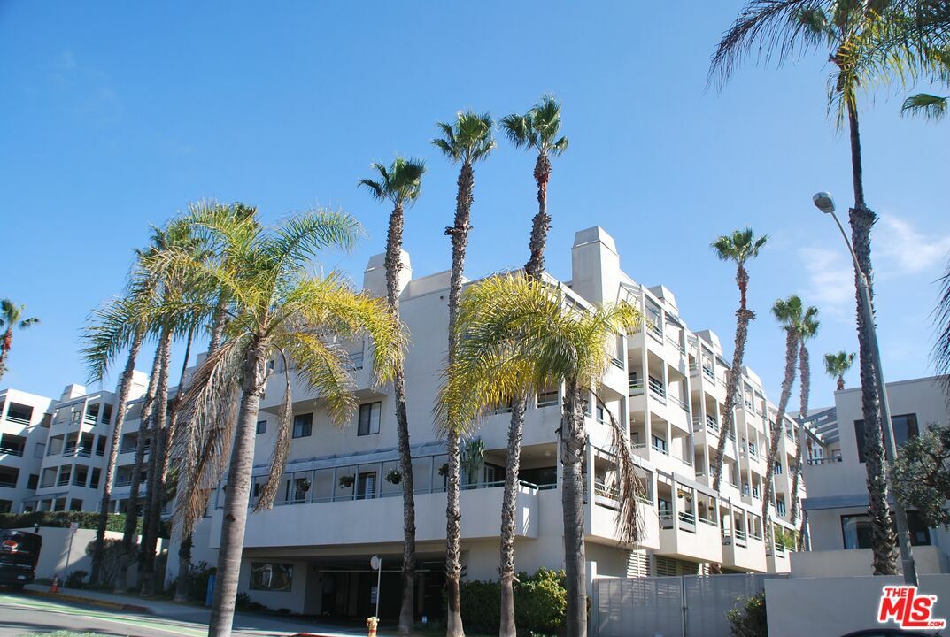 Property Photo:  122   Ocean Park Blvd 411  CA 90405 