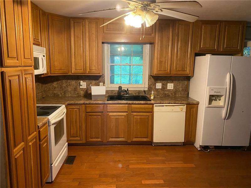 Property Photo: 511 Mystic Avenue GA 30110