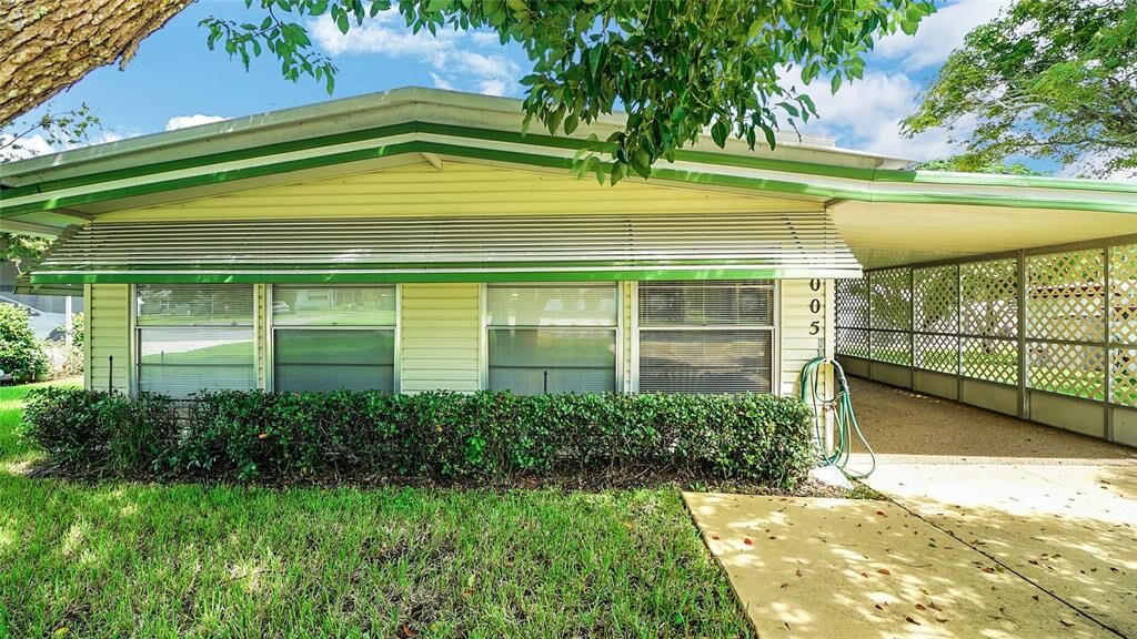 Property Photo: 1005 Vermont Avenue FL 32159