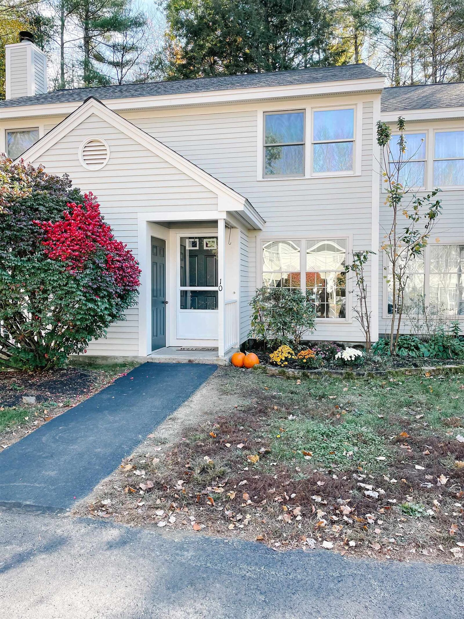 Property Photo:  10 Woodland Green  NH 03868 