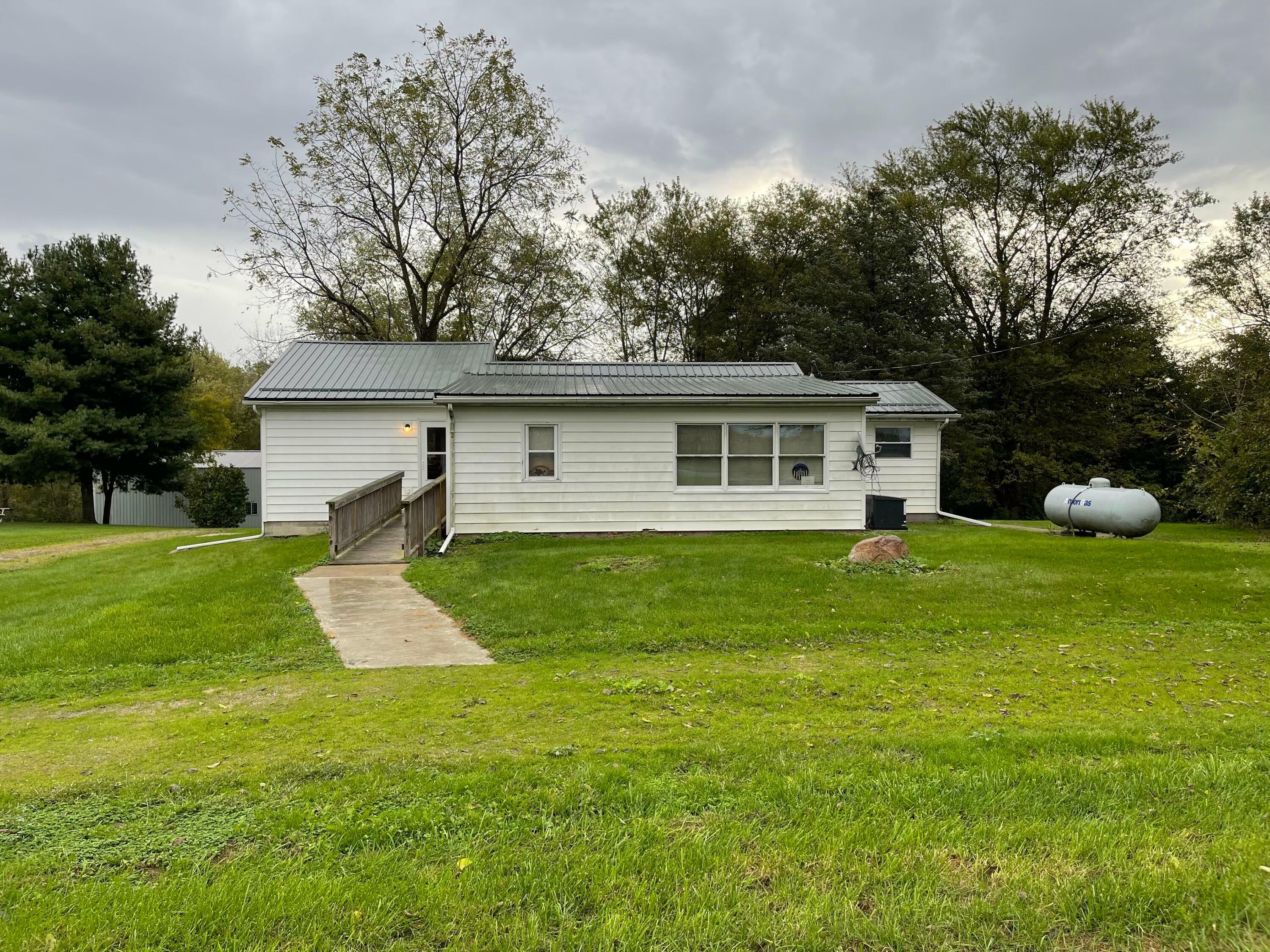 Property Photo: 12990 Custers Point NE Road OH 43076