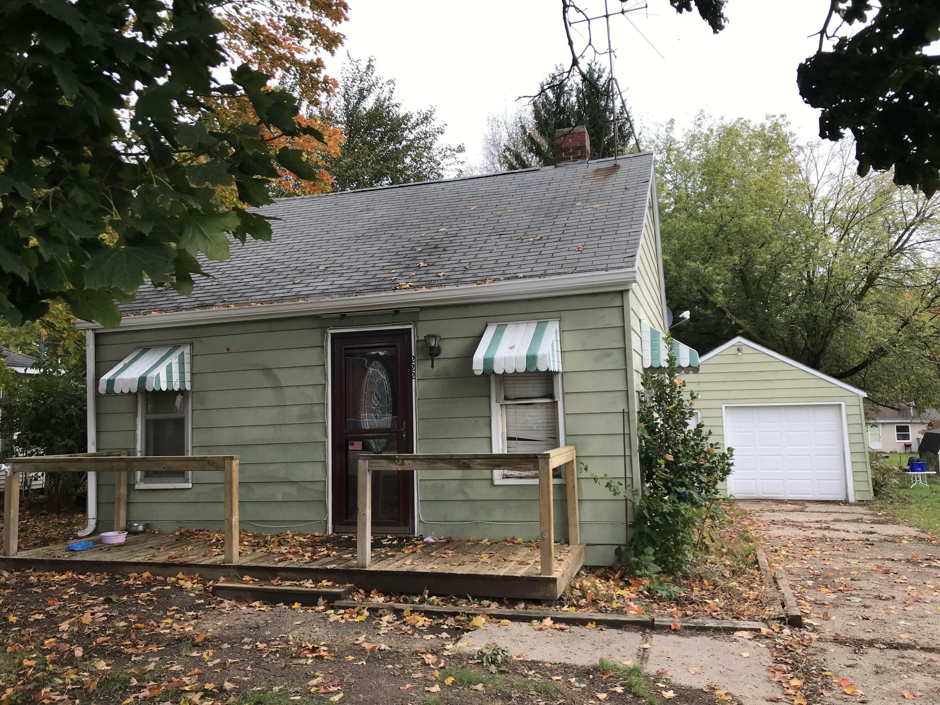 Property Photo:  222 N Stone Road  MI 49412 