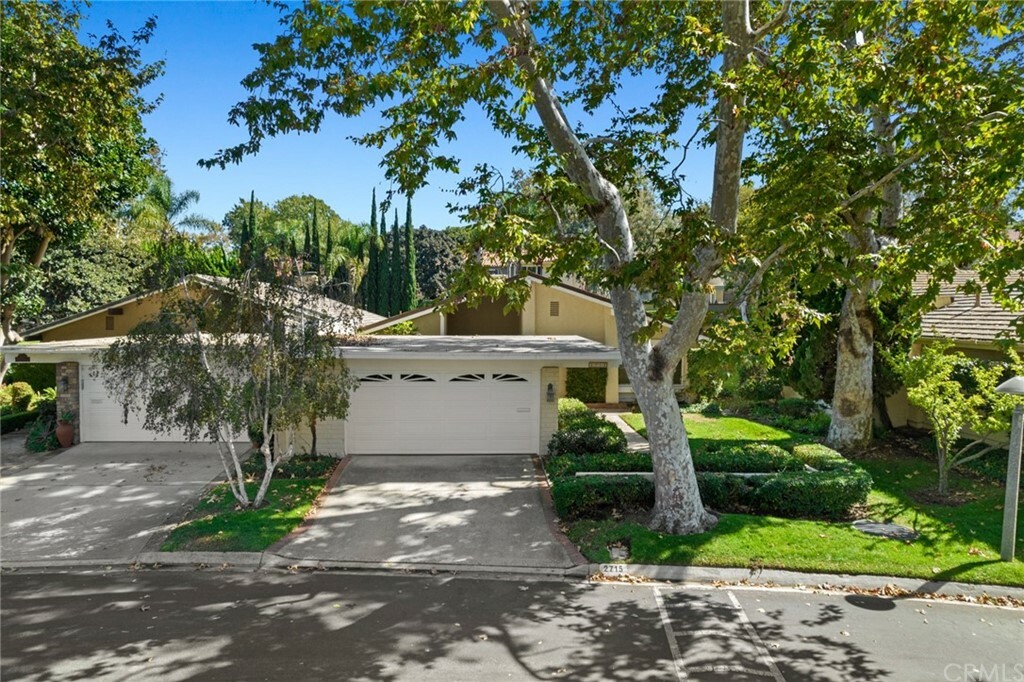 Property Photo: 2715 Vista Umbrosa CA 92660